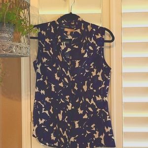 Banana Republic, Small Sleeveless button down shirt w/abstract leaf pattern